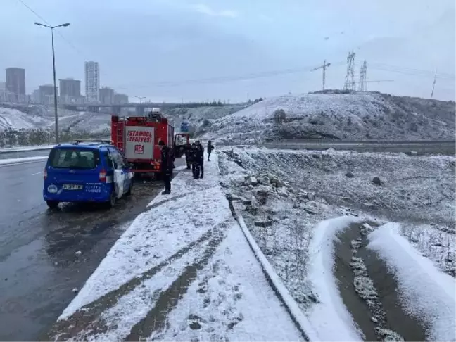 Son Dakika | Başakşehir'de kar yağışı kazayı getirdi; otomobil şarampole uçtu