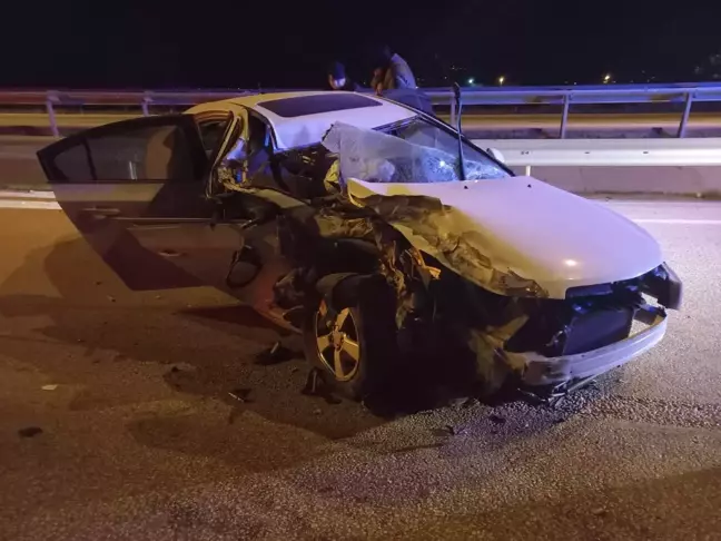 Bursa'da tırla çarpışan otomobildeki 1 kişi yaralandı
