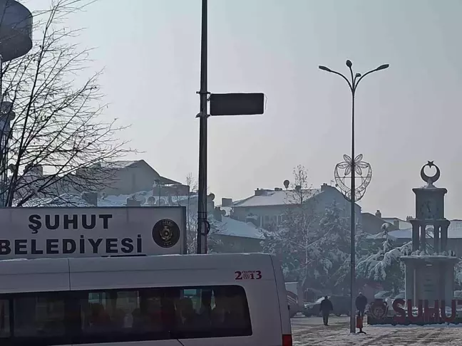 Afyonkarahisar buz kesti: Sıcaklık eksi 17'ye düştü, termometreler buz tuttu