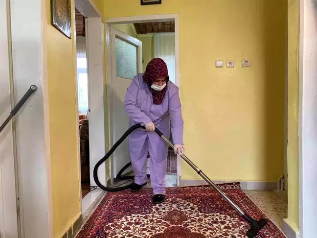 Beykoz'da AKDEM ekipleri, ihtiyaç sahiplerinin evini temizliyor
