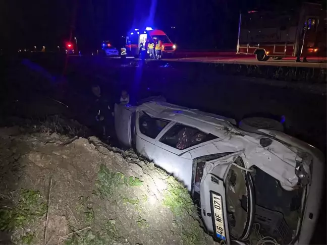 Son dakika haber! İzmir'de otomobilin devrilmesi sonucu 1 kişi öldü, 2 kişi yaralandı