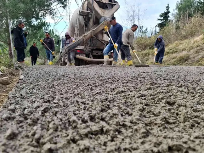 Fatsa'da beton yol seferberliği sürüyor