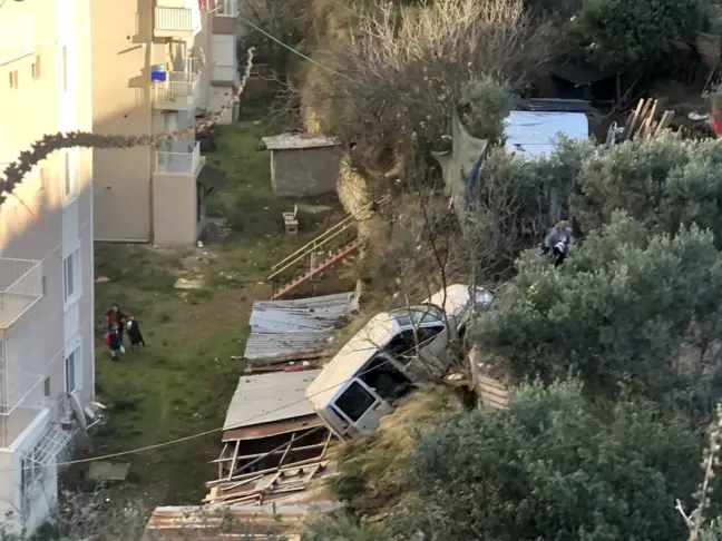 Son dakika: Kamyonet 50 metreden hobi bahçesine uçtu, yaşlı kadın hayatını kaybetti