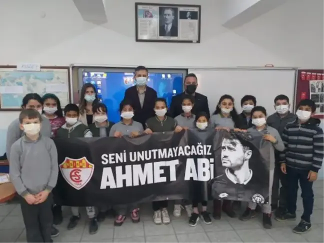 Edirnespor, Ahmet Çalık anısına öğrencilere çikolata dağıttı