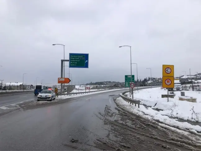 Osmangazi Köprüsü'nden geçişte kış lastiği kontrolü yapılıyor