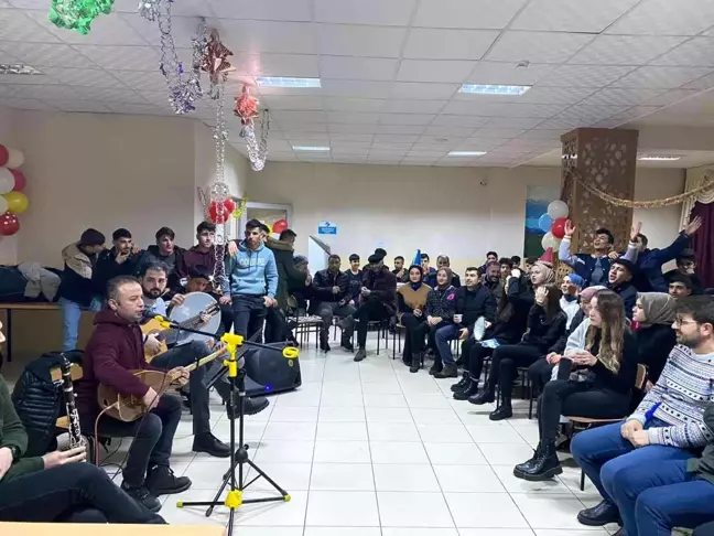 Pansiyonda kalan öğrencilere çiğköfte partisi