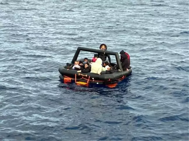 Marmaris'te 43 kaçak göçmen ve bir organizatör şüphelisi yakalandı