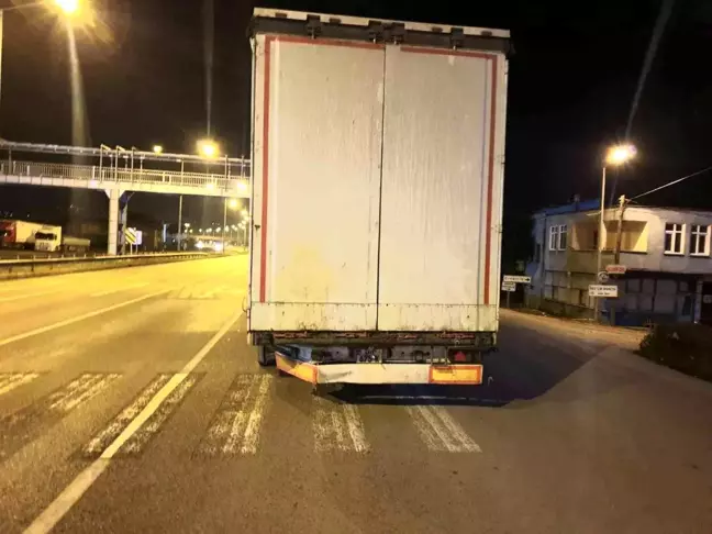 Samsun'da otomobil tıra arkadan çarptı: 1 yaralı