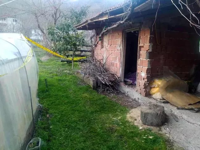 70 Yaşındaki hayat arkadaşının cansız bedenini kabuklukta buldu!