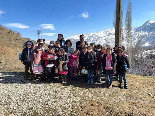 Kuşadası'ndan Siirt ve Bitlis'teki öğrencilere yardım