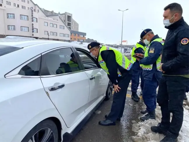Son dakika haberi... İl Jandarma Komutanı trafik denetiminde