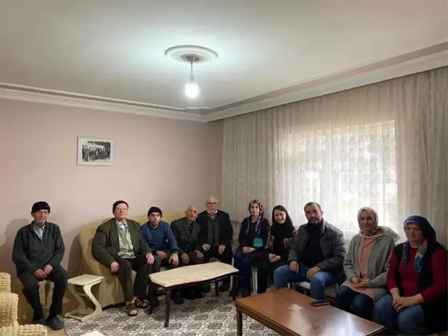 Başkan Tekin, Huzurevi'nde yaşlılarla bir araya geldi