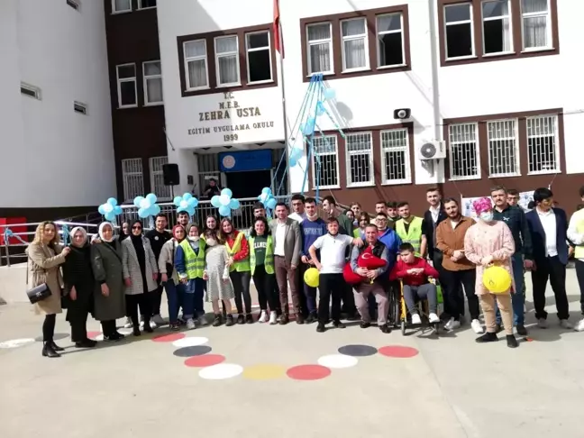 Rize'de Dünya Otizm Farkındalık gününde çocuklar doyasıya eğlendi