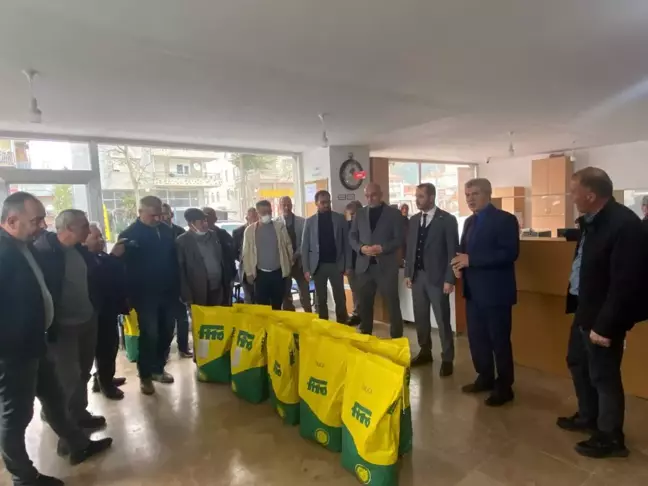 Burdur'da çiftçilere ayçiçeği tohumu dağıtıldı