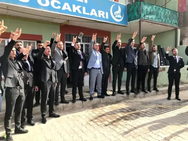 Yahyalı Ülkü Ocakları'nda bayrak değişimi