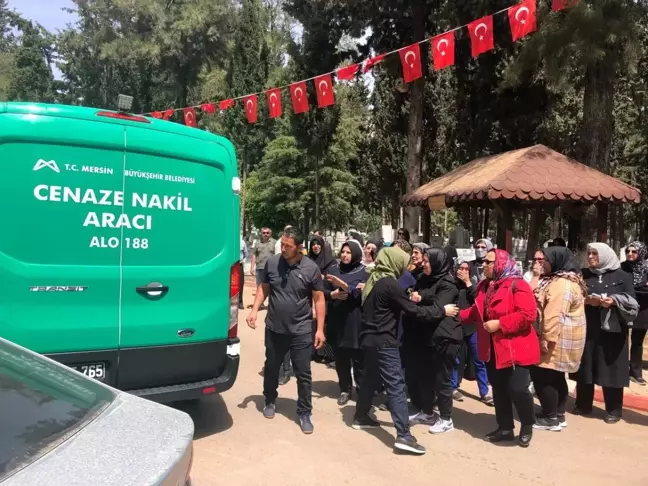 Genç pilotun cenazesi Mersin'de toprağa verildi