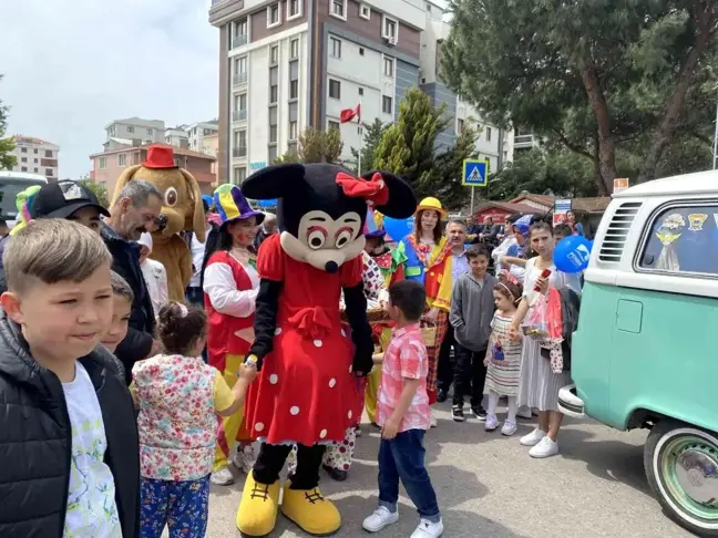 Pendik'te çocuklara bayram sürprizi