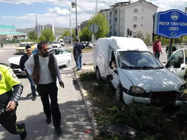 Elazığ'da trafik kazası: 4 yaralı