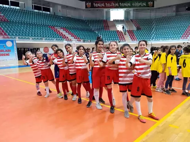 Bağlar'ın kızları futbolda şampiyon