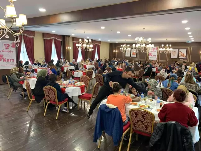 Kars'ta muhtar mahalleli kadınlarla buluştu