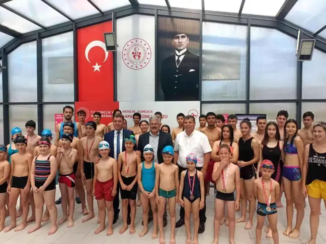 Kumluca'da yüzme şenliği düzenlendi