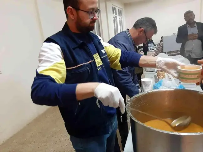 Karacabey'de ekipler olumsuz hava koşullarına karşı gece boyu teyakkuzda kaldı