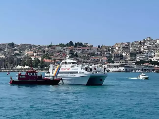 Kuşadası'ndan Sisam'a giden tekne su alınca yolcular panik yaşadı