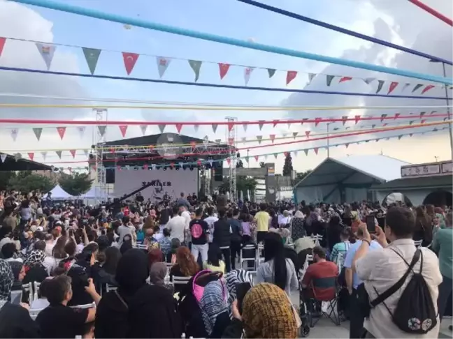 ZEYTİNBURNU'NDA 'MERKEZEFENDİ GELENEKSEL TIP FESTİVALİ' BAŞLADI