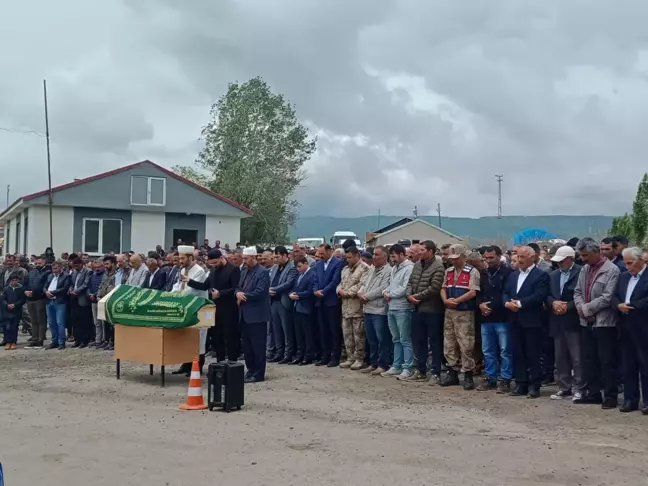 Erzurum'daki hayvan otlatma kavgasında ölen belediye meclis üyesinin cenazesi defnedildi