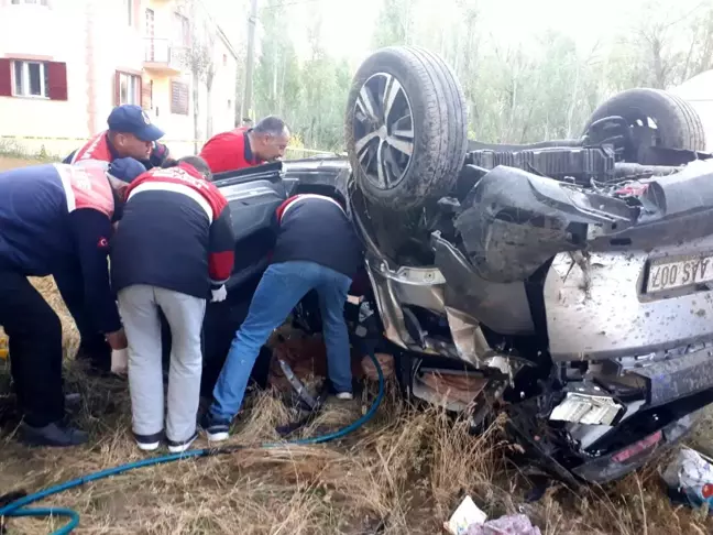 İran dönüşü Sivas'ta kaza geçirdiler: 3 ölü, 1 ağır yaralı