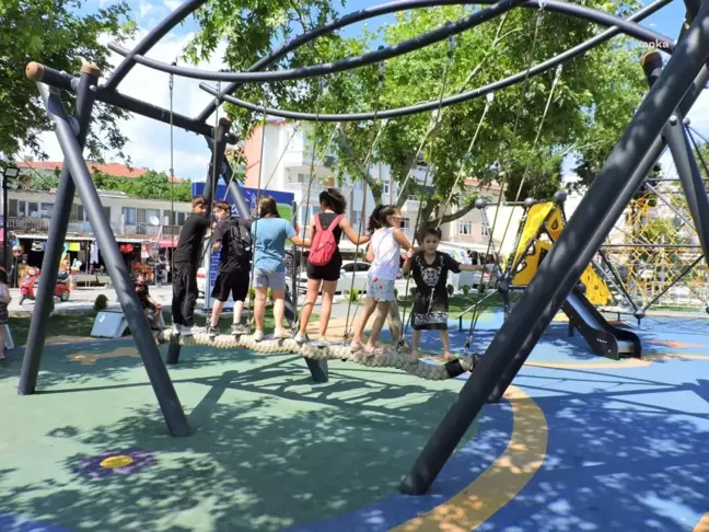 Şarköy Belediyesi'nin Parklarına Halkın İlgisi Sürüyor
