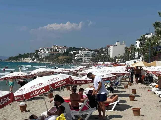 Kuşadası'nda bayramda eğlence tavan yaptı