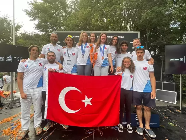 Genç milli yelkencilerden Dünya Şampiyonası'nda birer gümüş ve bronz madalya