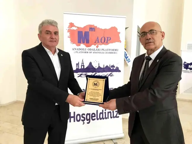 Başkan Bakkalcıoğlu'na SMMMO Anadolu Odaları Platformu'ndan teşekkür plaketi
