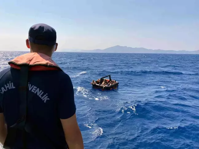 Muğla gündem: Marmaris'te 33 düzensiz göçmen kurtarıldı