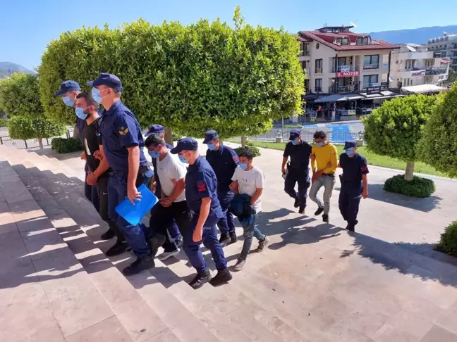 Son dakika haberleri! Muğla'da göçmen kaçakçılığı operasyonunda yakalanan 4 zanlı tutuklandı
