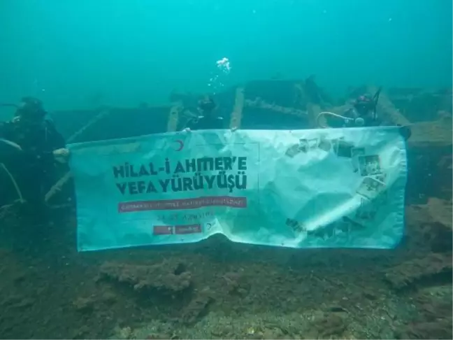 Çanakkale haber! ÇANAKKALE - Türk Kızılay, Çanakkale'de Halep Vapuru ve şehitleri için anı dalışı düzenledi