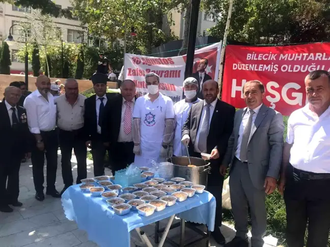 Son dakika haberi: Canını feda eden şehitler için aşure dağıtıldı