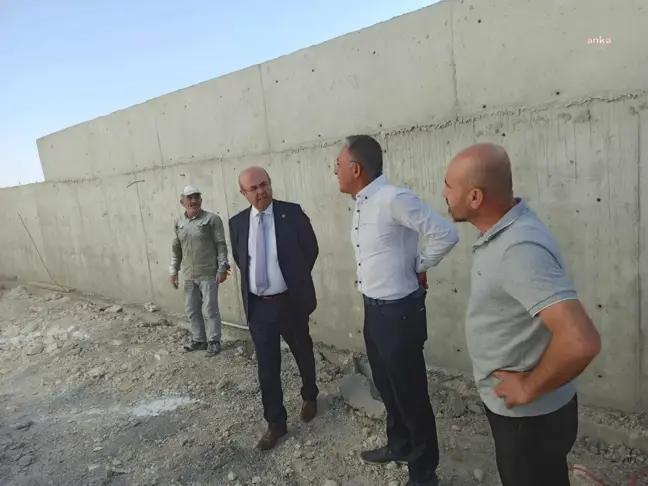 Kırşehir yerel haberi... Kırşehir Belediye Başkanı Ekicioğlu, Bağbaşı Kültür Evi İnşaatını İnceledi