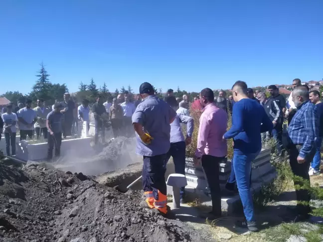 Son dakika haberleri! Almanya'da nehirde boğulan baba ve oğlunun cenazesi Konya'da toprağa verildi