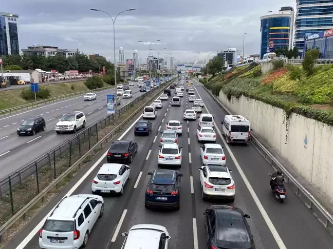 İstanbul'da yağmur trafiği: Yoğunluk yüzde 67