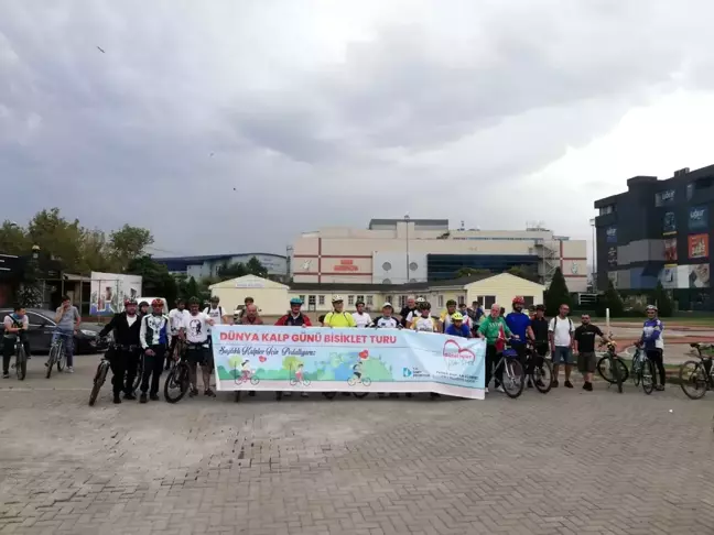 İzmit Belediyesi bisiklet turuyla kalp sağlığına dikkat çekti