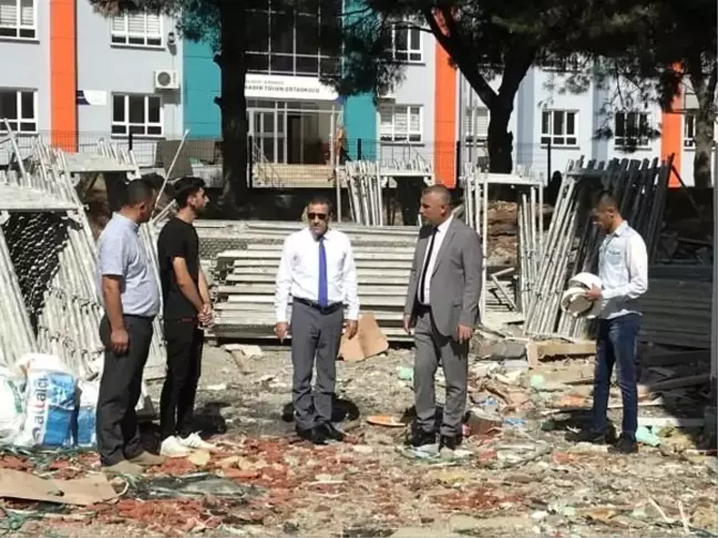 Kaymakam İlyas Memiş yapımı devam eden okullarda incelemelerde bulundu