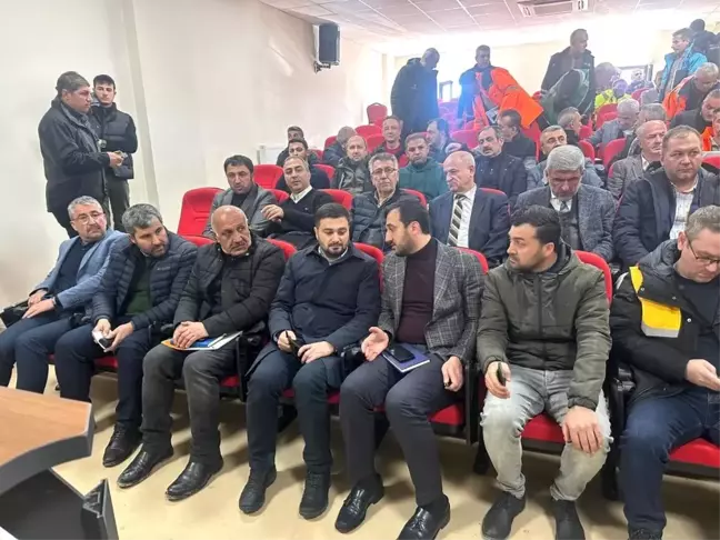 Başkan Öztekin, Malatya ve Adıyaman'da afetzedelerle buluştu