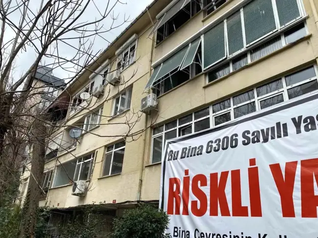 Kadıköy'de bina sakinlerinin müteahhit kararsızlığı