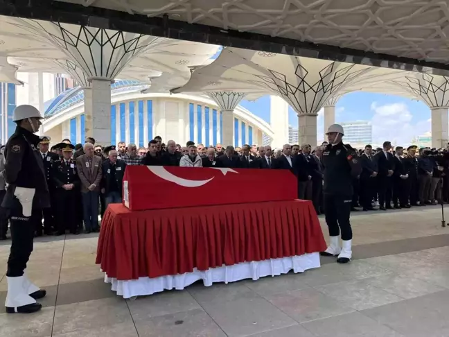 Şehit polis memuru Özgür Barçın, Ankara'da son yolculuğuna uğurlandı