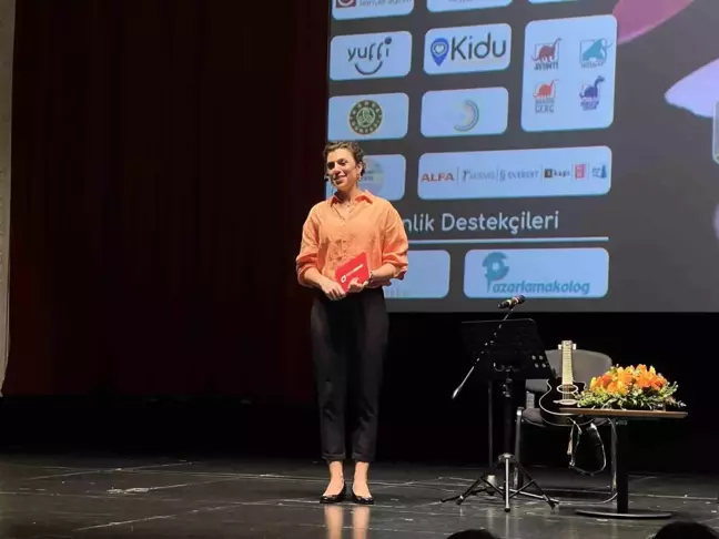 Uzmanlar ve ebeveynler MomTalks'ta bir araya geldi