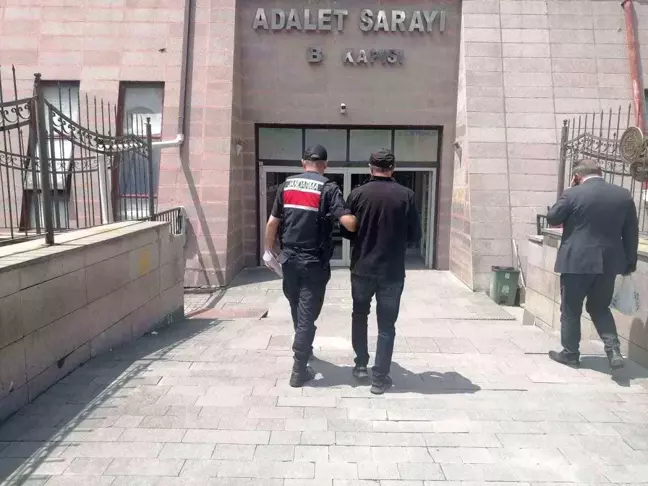 Jandarma ekiplerince yakalanan 5 şüpheli tutuklandı