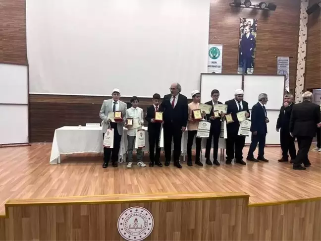 Genç Hafızlar Bölge Yarışmasında Elazığ'dan büyük başarı