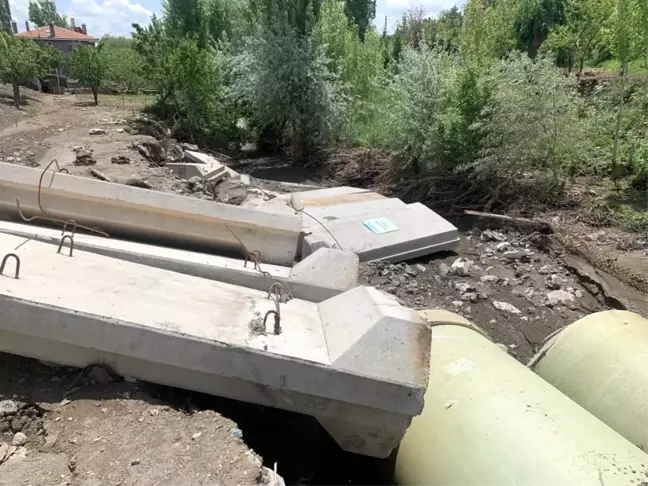Ankara'da Sel Felaketi: Karaali Mahallesi Sulara Teslim Oldu